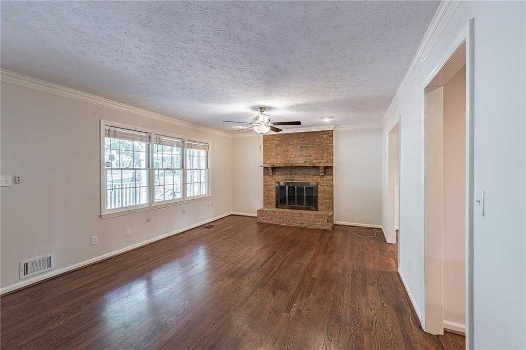 4472 Old Mabry Pl Ne - Photo 6 of 20