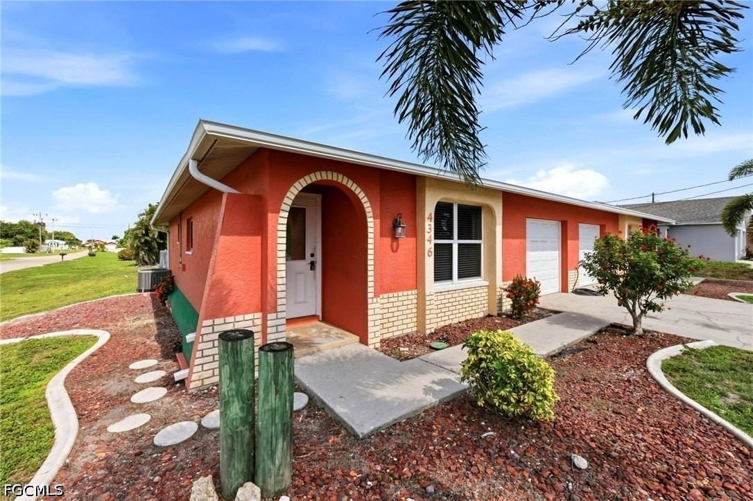 4346 Santa Barbara Blvd - Photo 4 of 29
