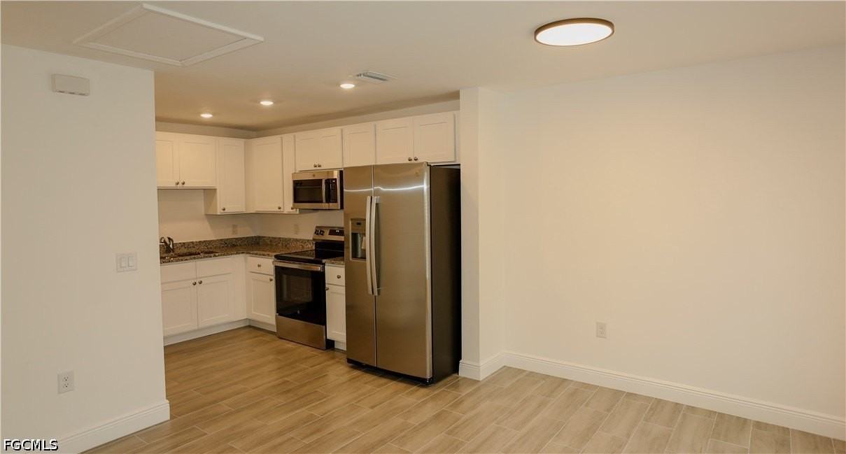 917 Graystone Ave - Photo 4 of 16