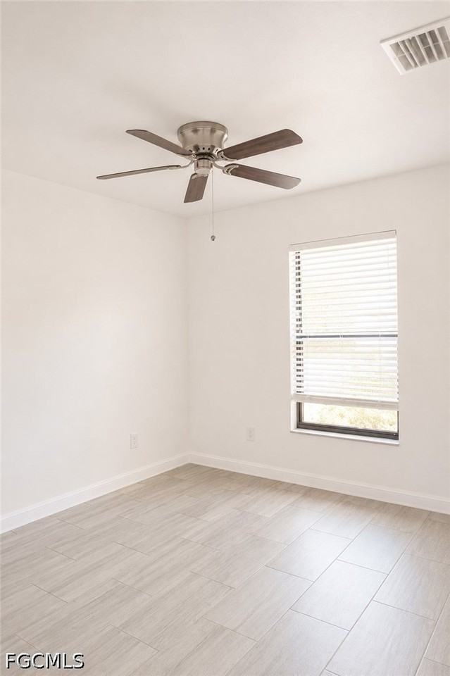 517 Ne 24th Pl - Photo 6 of 20