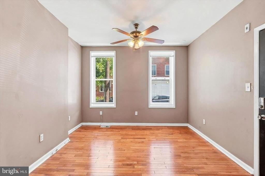 1818 Catharine St #1F - Photo 4 of 15
