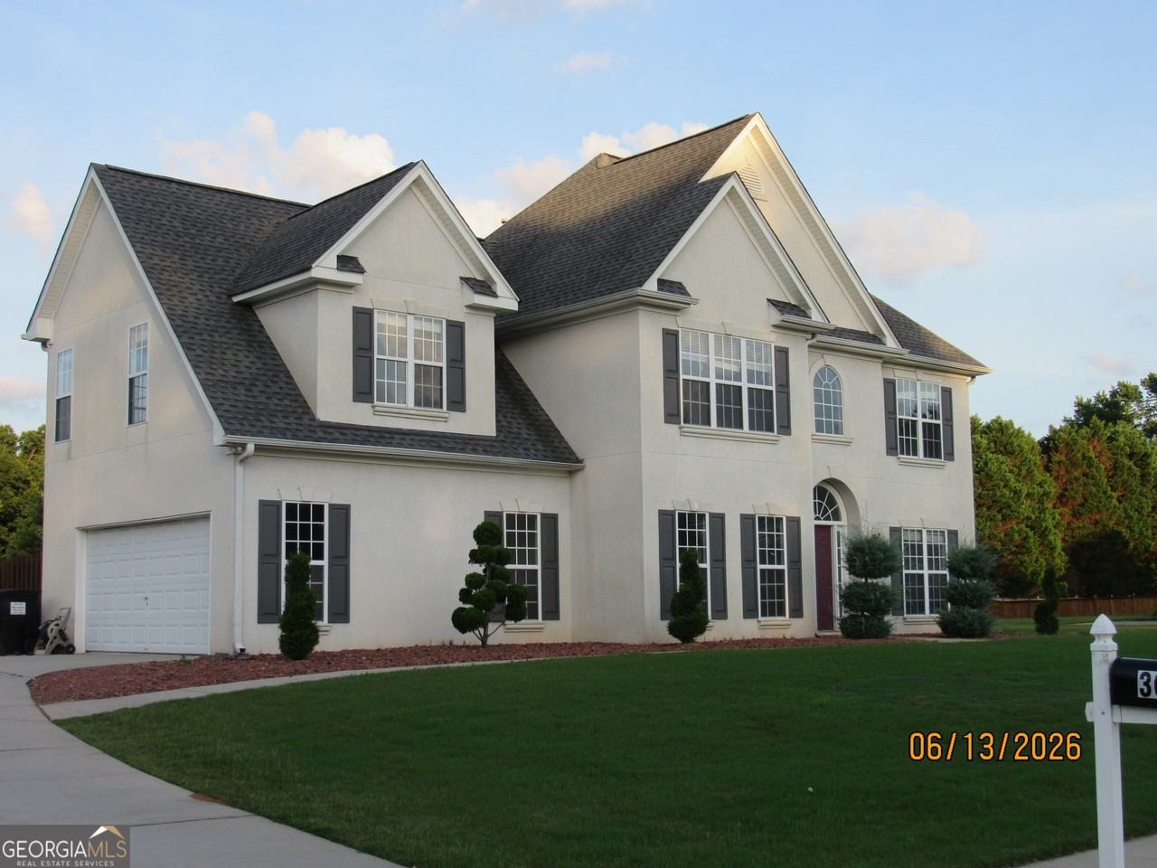 305 Sunderland Cir - Photo 2 of 11