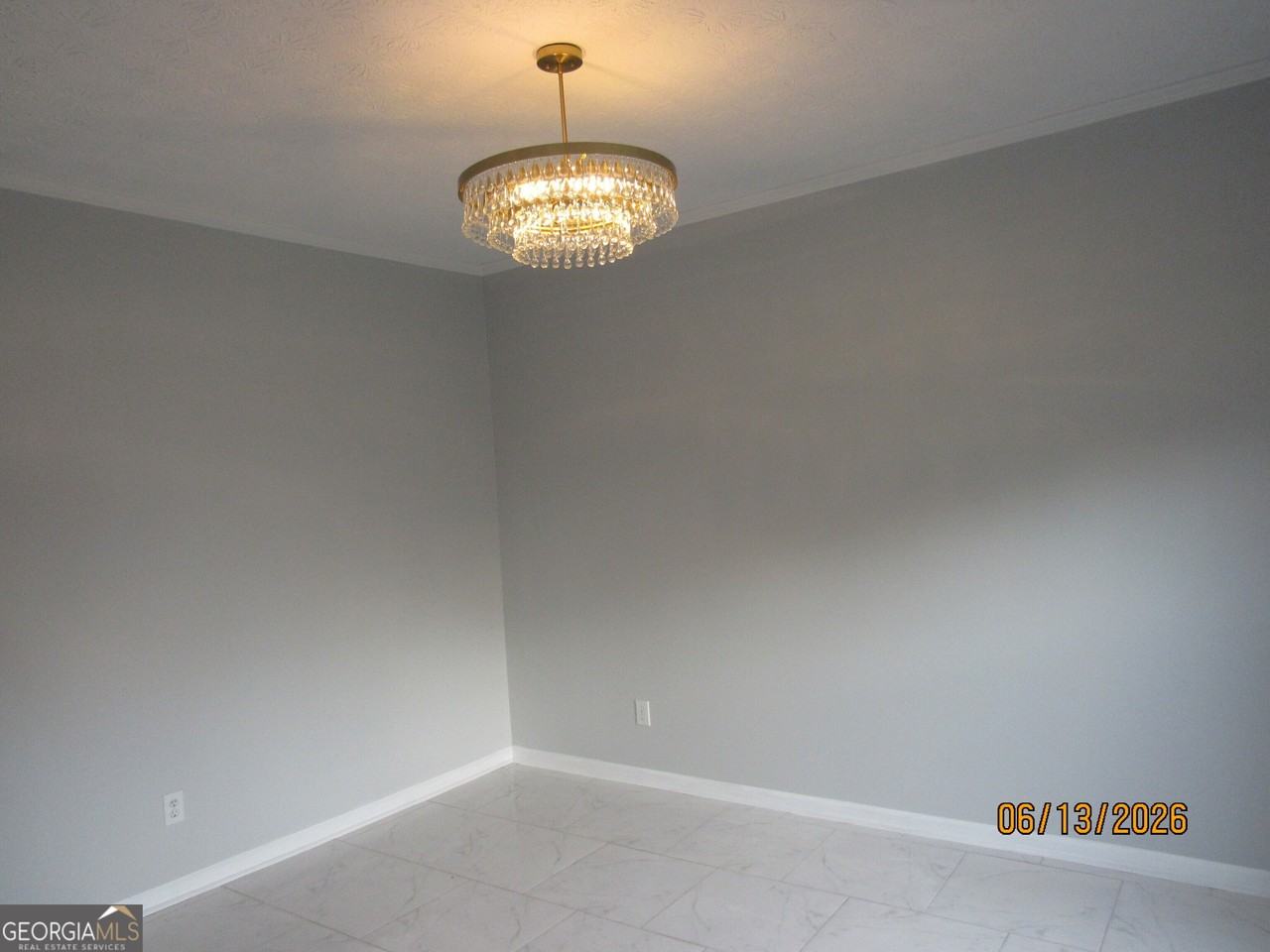 305 Sunderland Cir - Photo 4 of 11