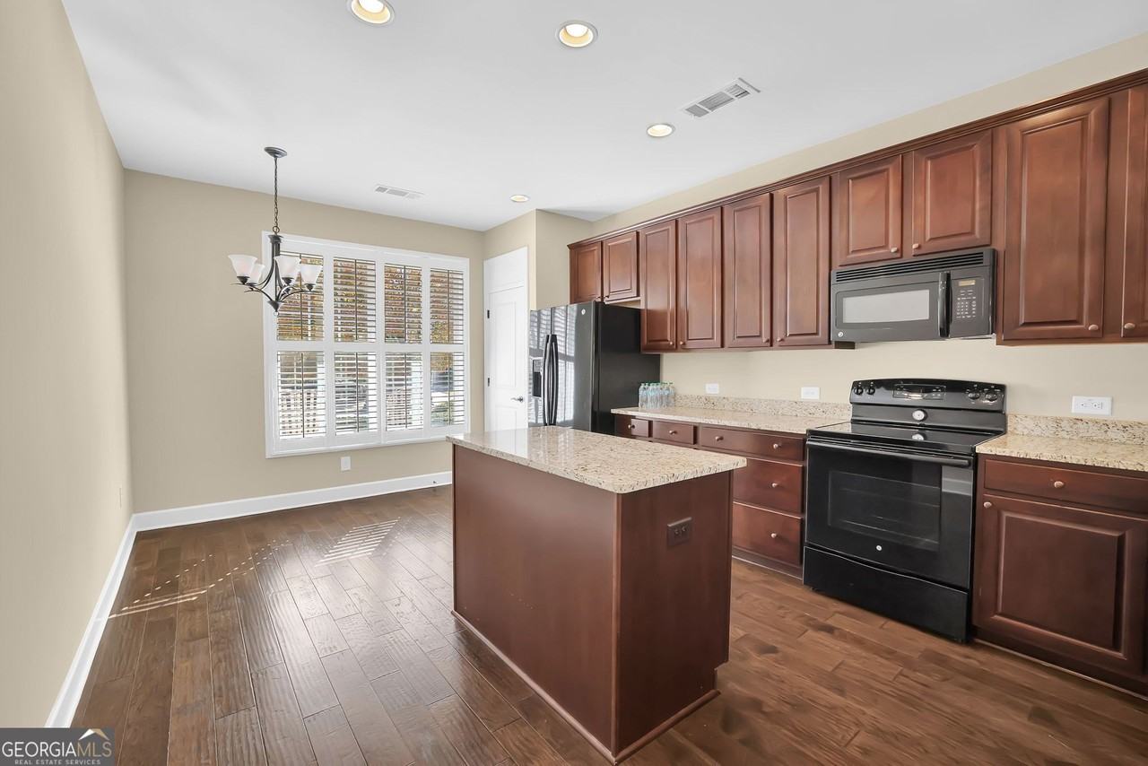 3708 Majestic Oak Dr Sw - Photo 4 of 37