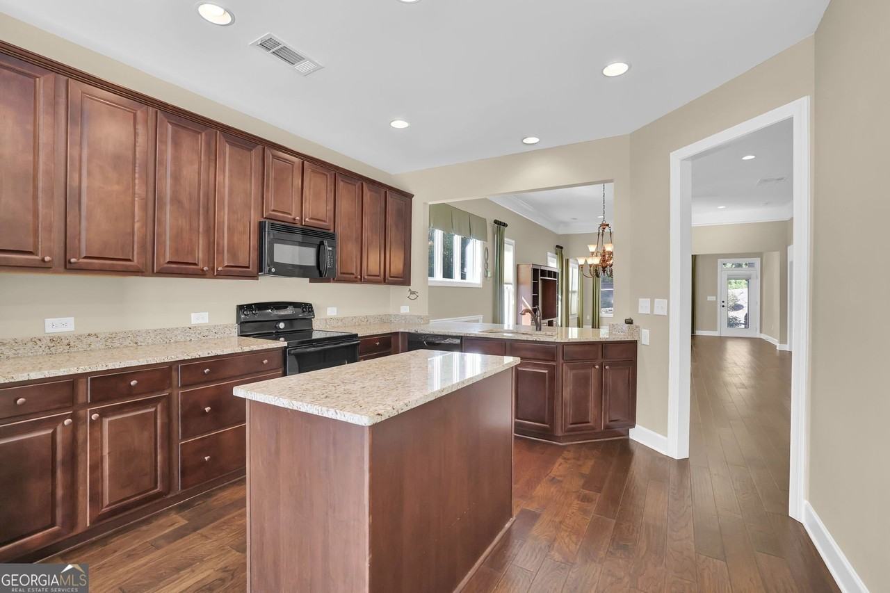 3708 Majestic Oak Dr Sw - Photo 5 of 37