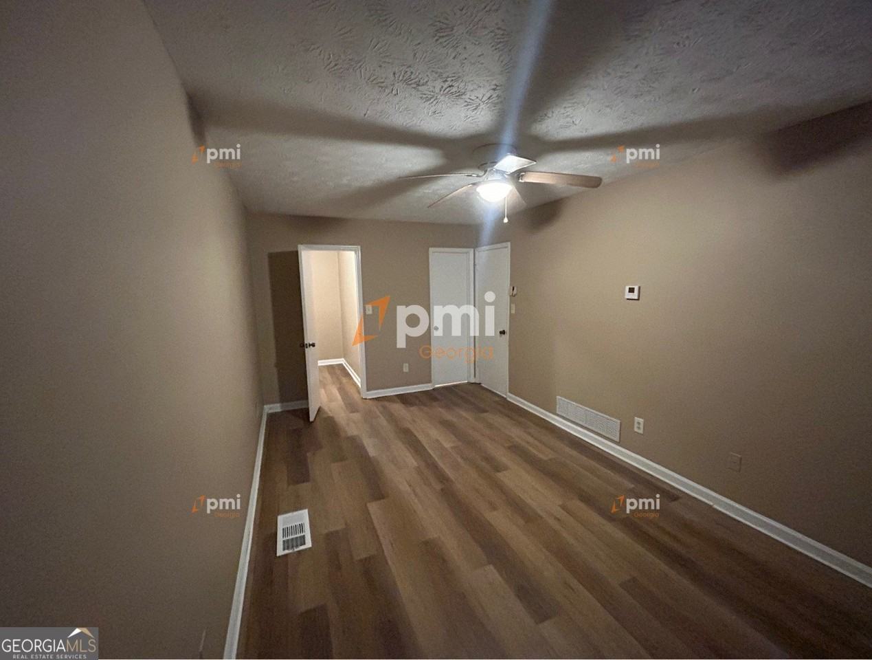 5867 Sheldon Ct #C - Photo 4 of 9