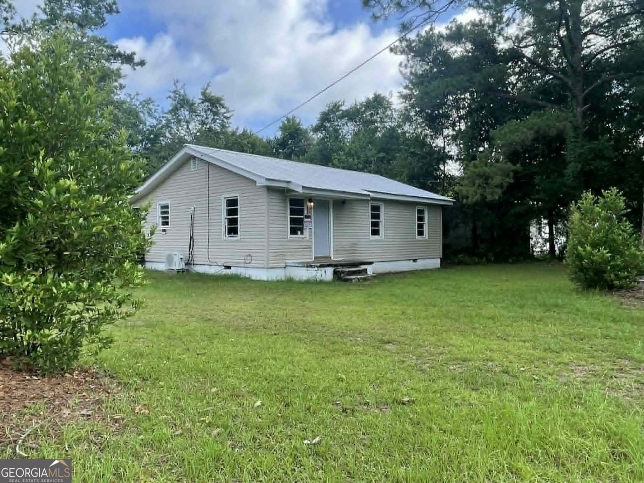 213 Poplar St - Photo 2 of 2