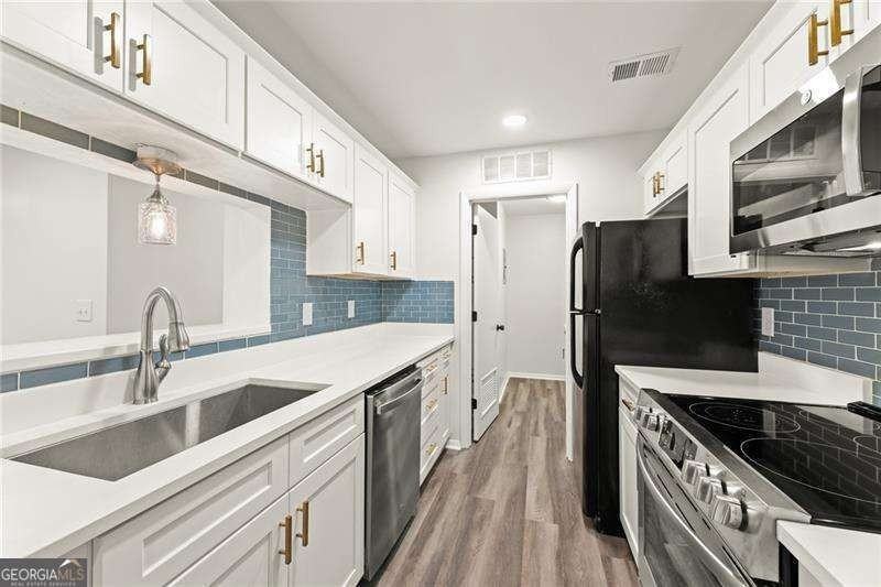 521 Warm Springs Cir