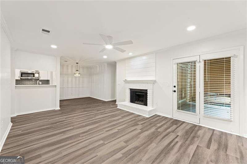 521 Warm Springs Cir - Photo 4 of 22