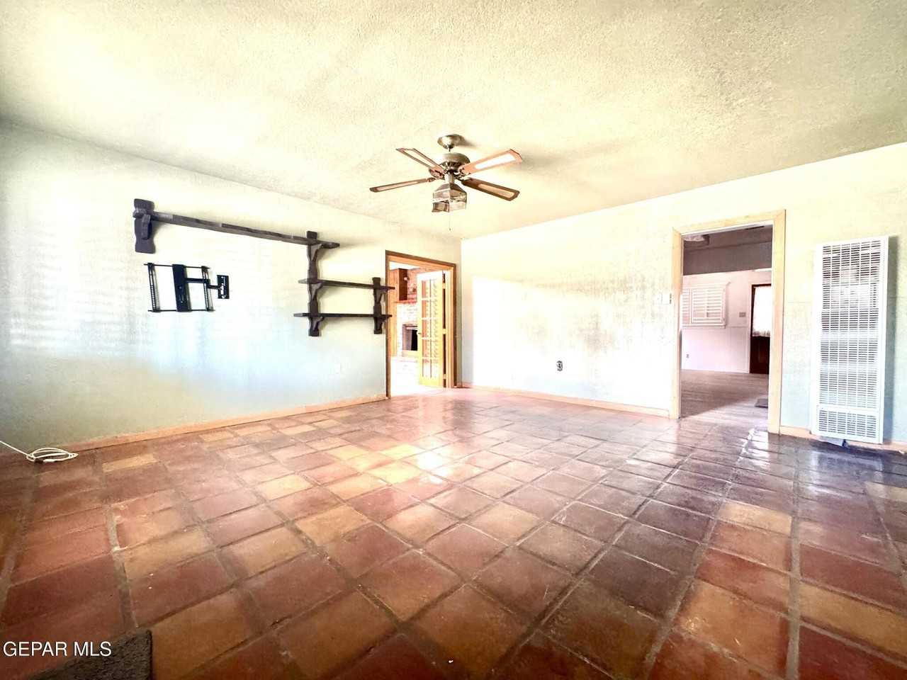 7512 Kingman Dr - Photo 4 of 28