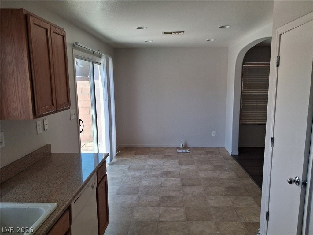 8011 Torremolinos Ave - Photo 2 of 29