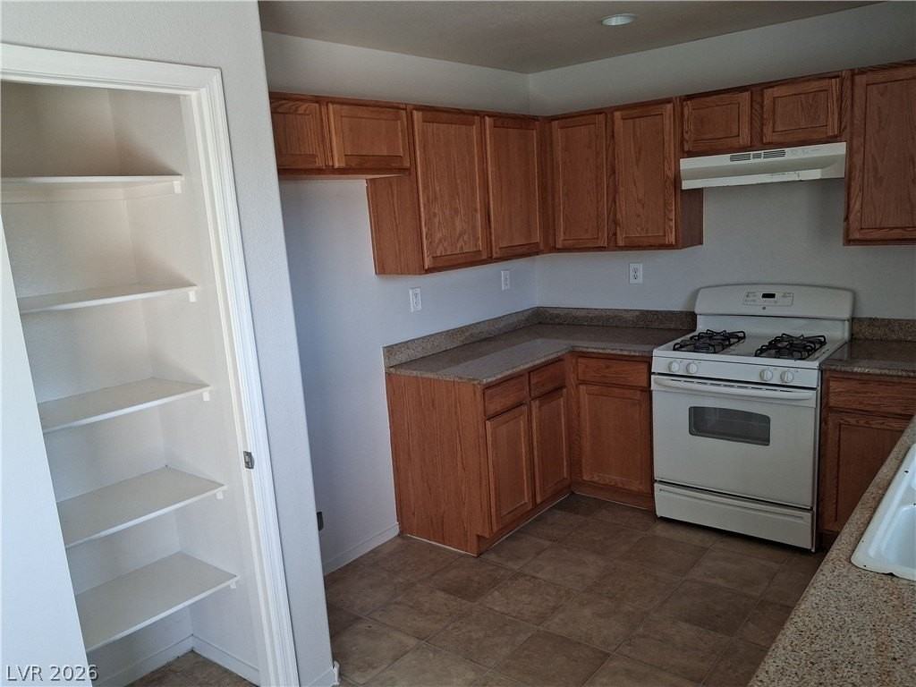 8011 Torremolinos Ave - Photo 6 of 29