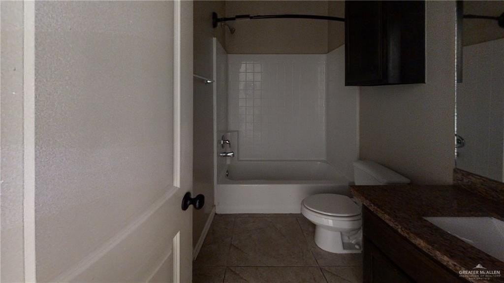 2510 E Garfield Ave #1 - Photo 5 of 9