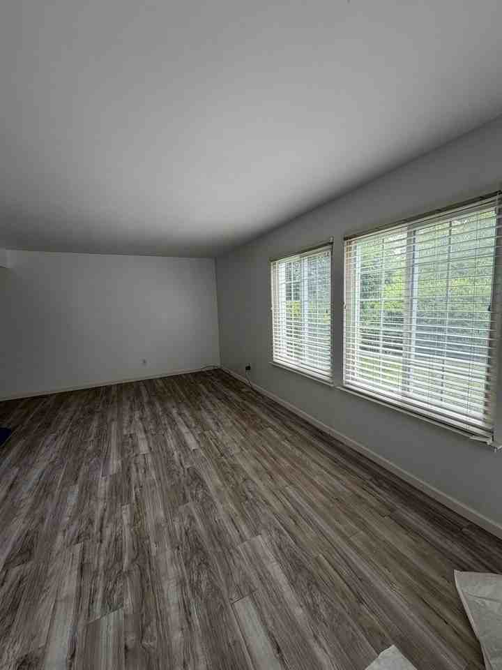 44418 Newburyport Dr - Photo 3 of 7