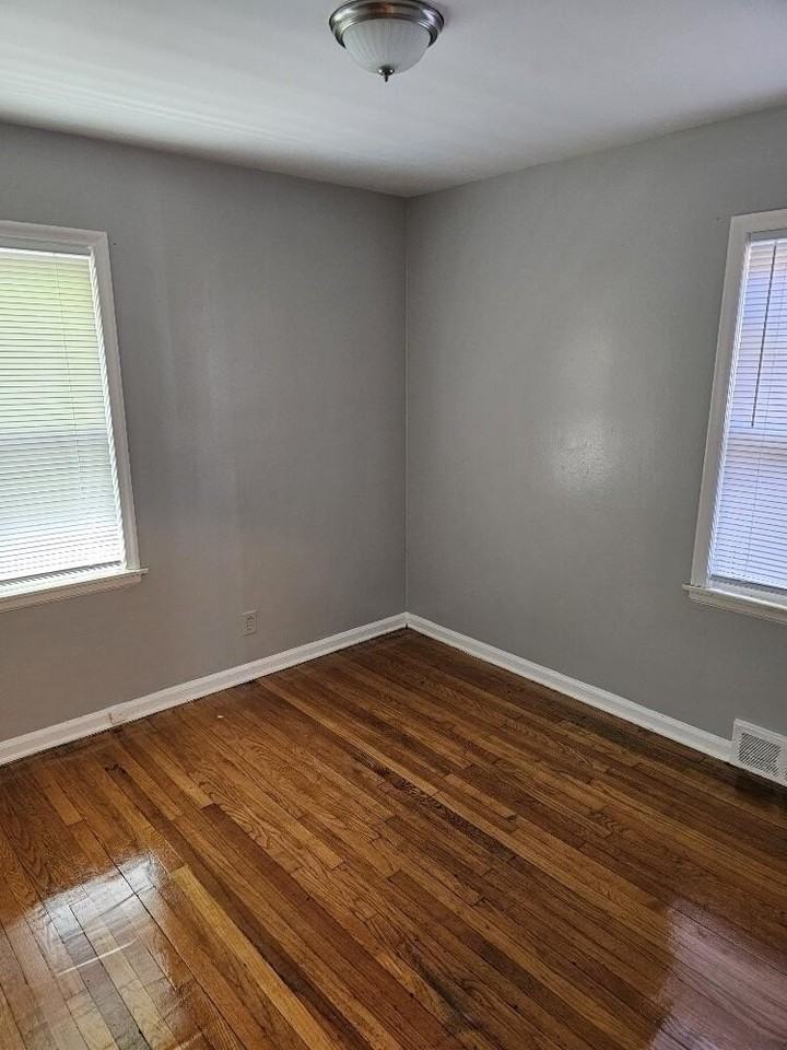 15485 Stout St - Photo 4 of 9