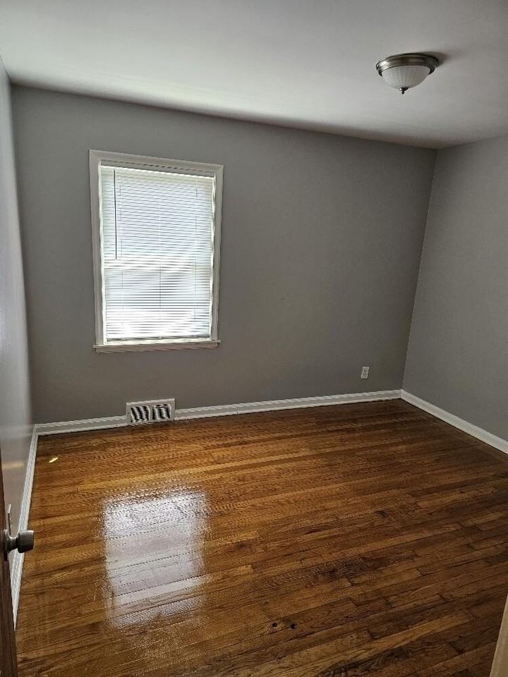 15485 Stout St - Photo 5 of 9