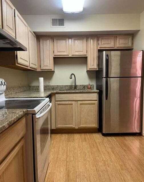 2233 S Huron Pkwy #2 - Photo 3 of 20