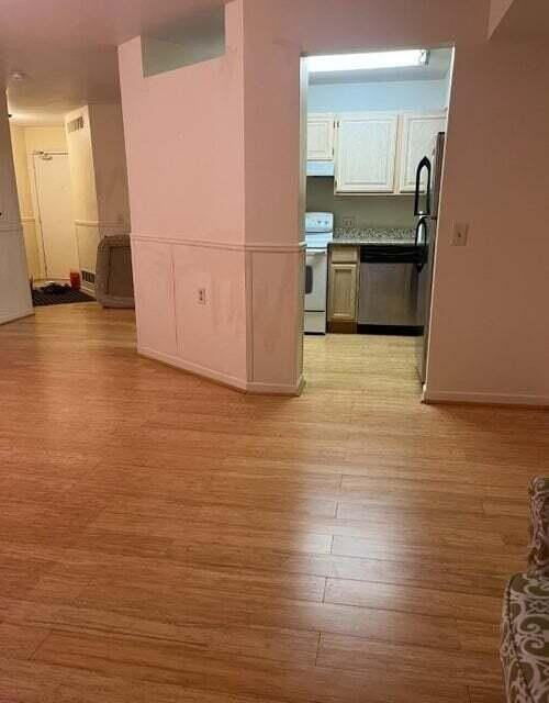 2233 S Huron Pkwy #2 - Photo 5 of 20
