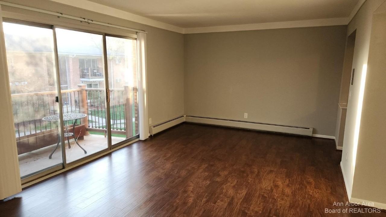 1217 Island Dr #204 - Photo 6 of 14
