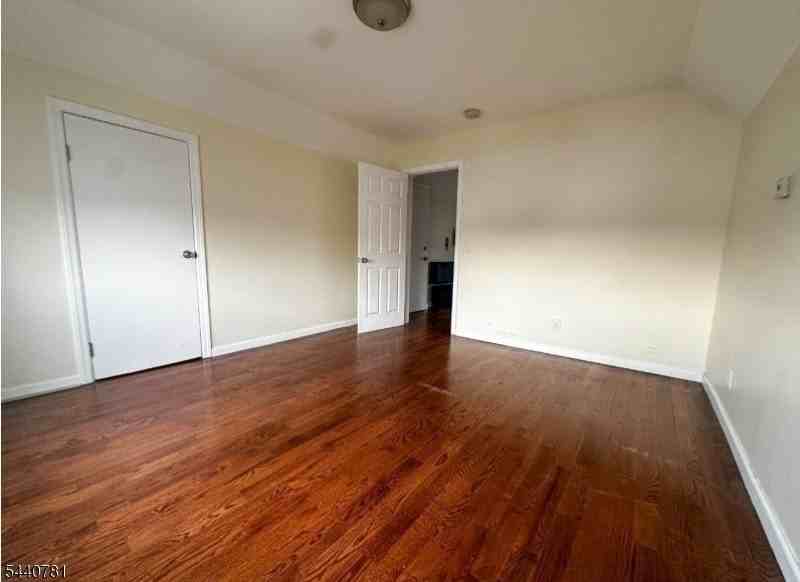 19 Walnut Ter - Photo 4 of 10