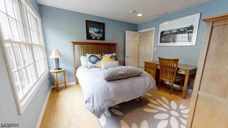711 Binghampton Ln #711 - Photo 3 of 6