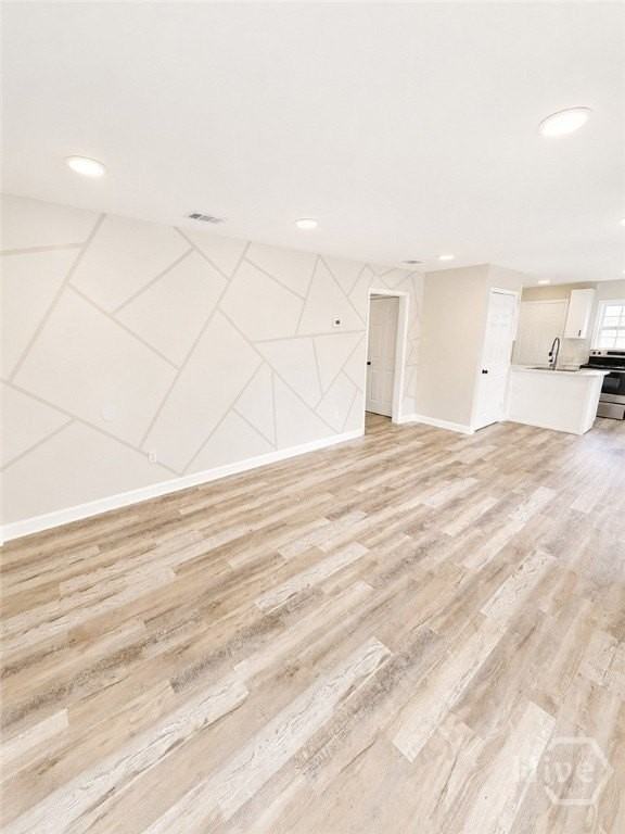 642 W 42nd St #B - Photo 3 of 10