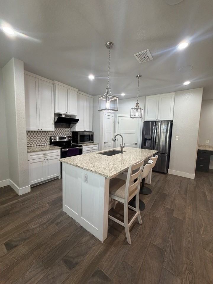 2408 Birkdale Ln - Photo 5 of 21