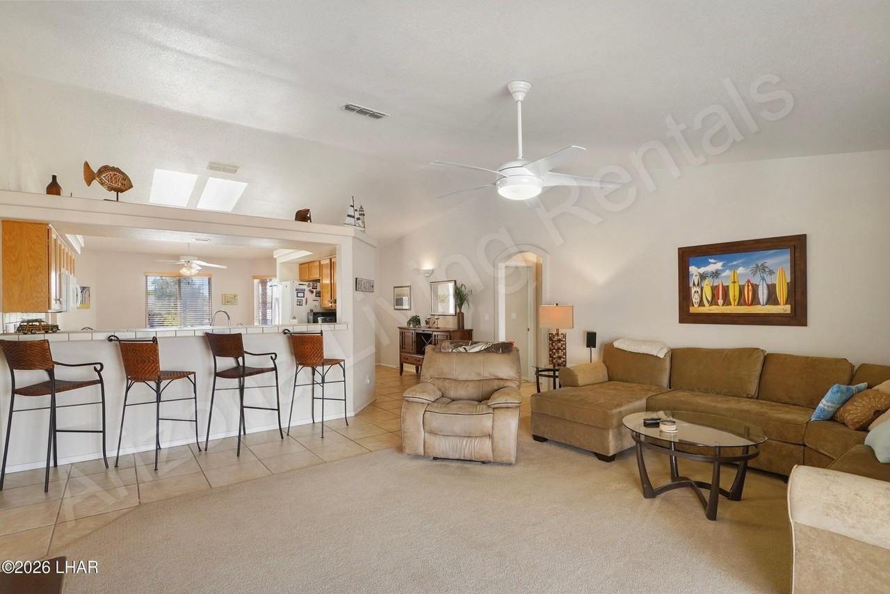 2665 Daytona Ave - Photo 6 of 26