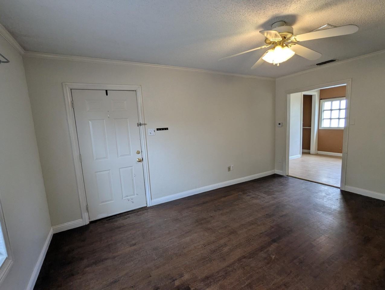 2419 25th St - Photo 3 of 19