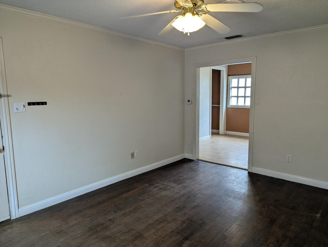 2419 25th St - Photo 5 of 19