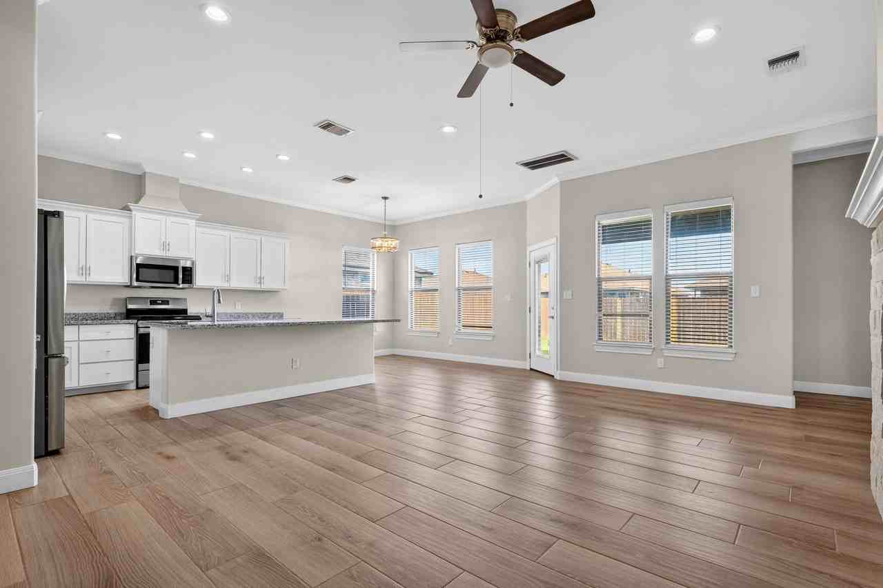 7722 96th St - Photo 5 of 27