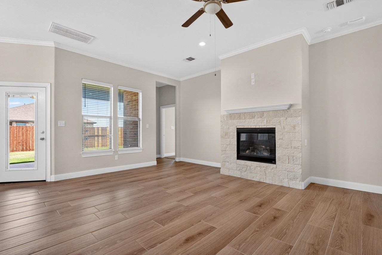 7722 96th St - Photo 6 of 27