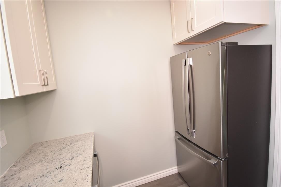 219 W Burke St #2 - Photo 6 of 16