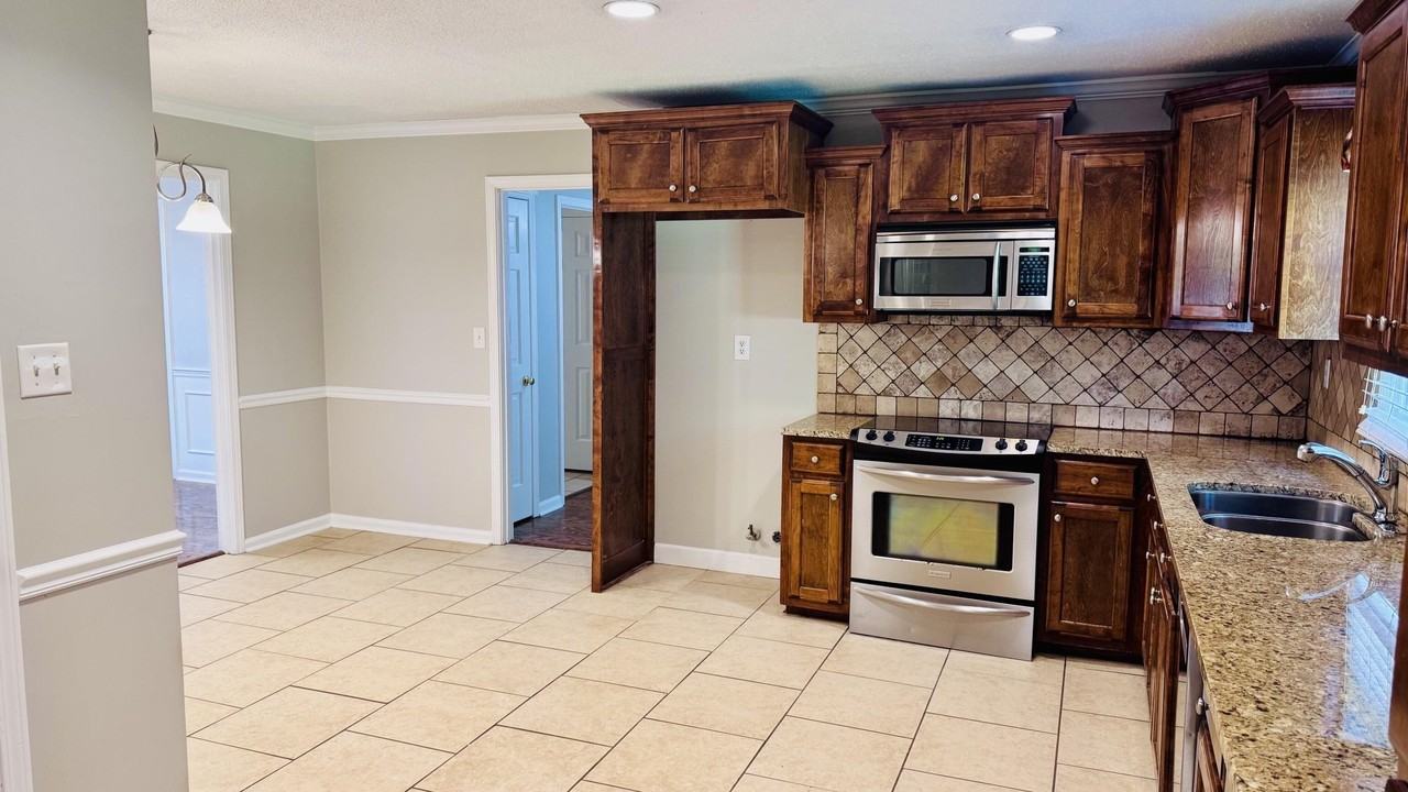 1834 Brierbrook Rd - Photo 7 of 19
