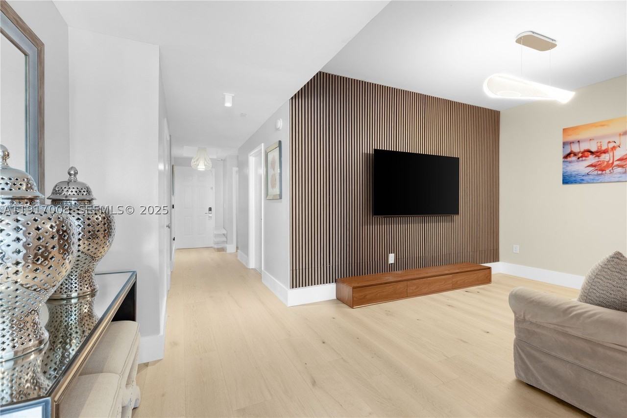 3340 Ne 190th St #909 - Photo 2 of 40
