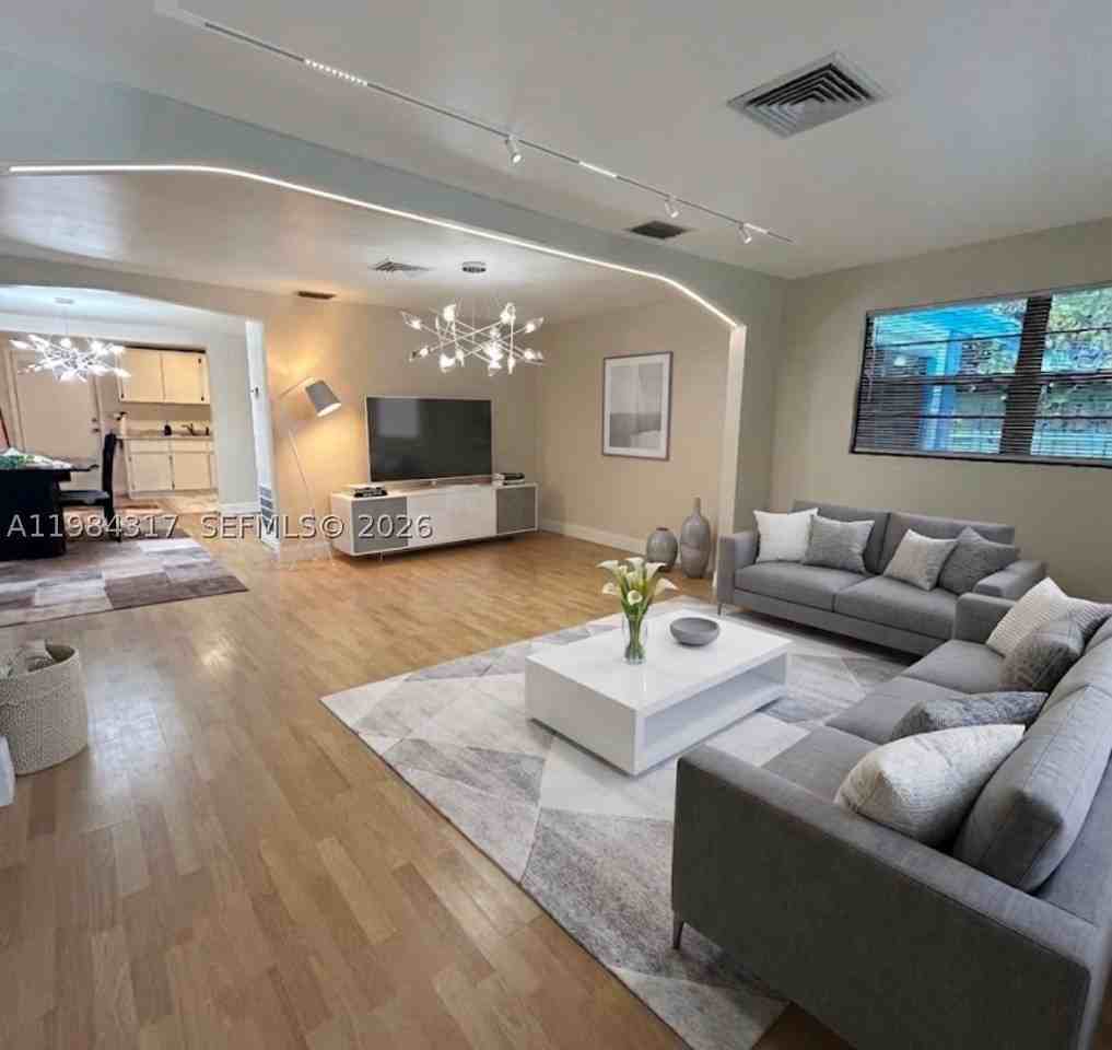 8866 Sw 126th St - Photo 3 of 29