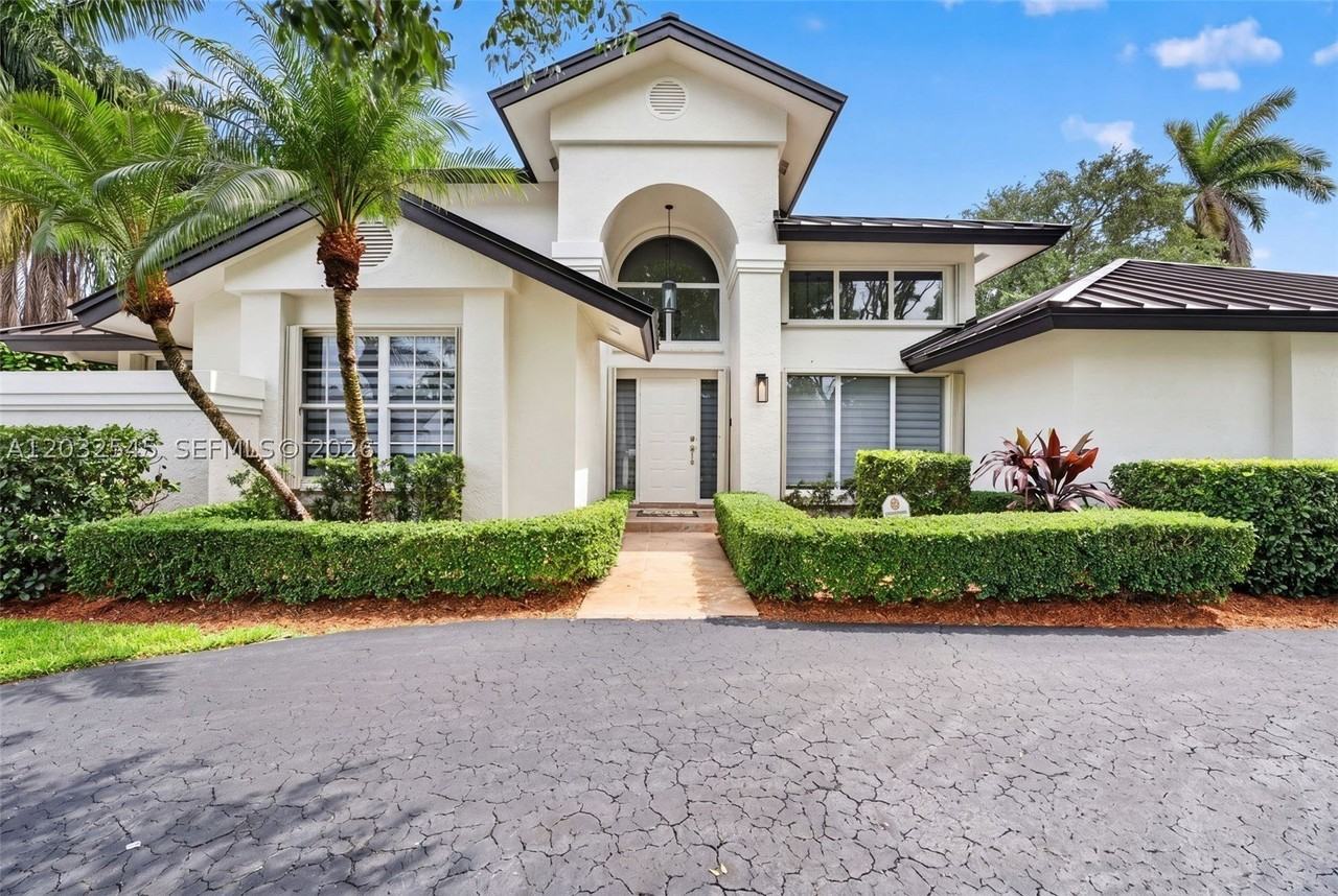 8224 Sw 178th Ter - Photo 4 of 50