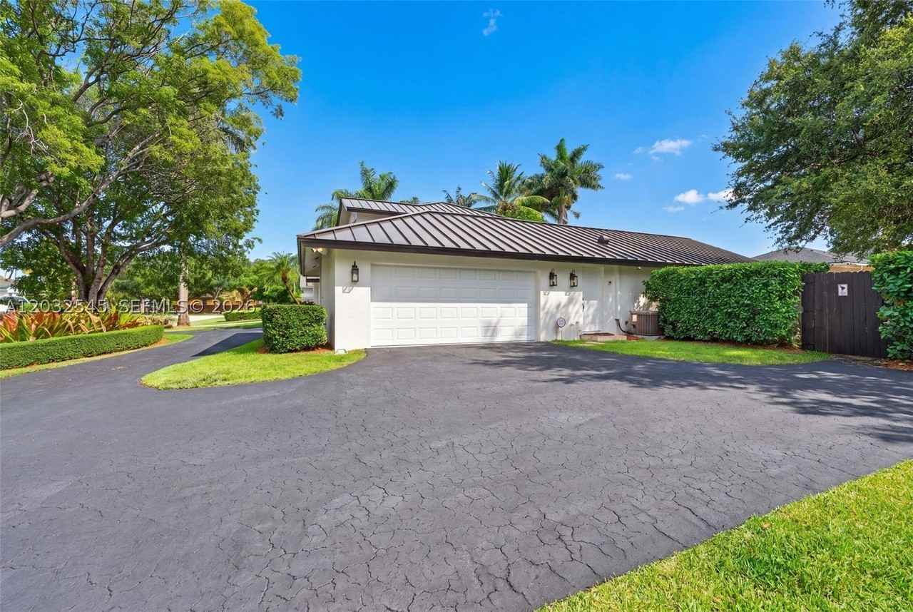 8224 Sw 178th Ter - Photo 5 of 50