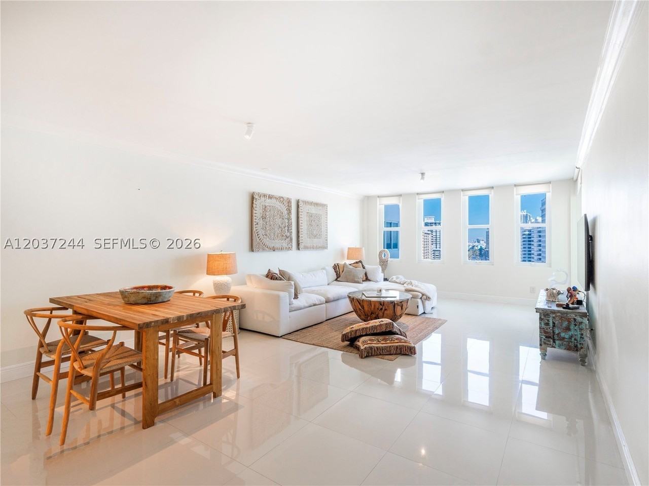 5401 Collins Ave #1013 - Photo 2 of 22