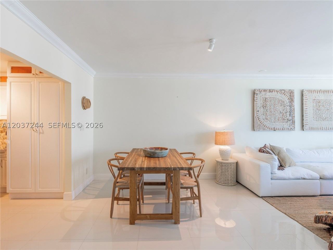 5401 Collins Ave #1013 - Photo 4 of 22