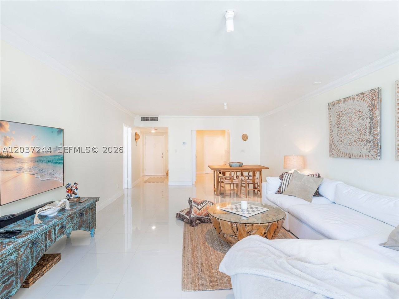5401 Collins Ave #1013 - Photo 7 of 22