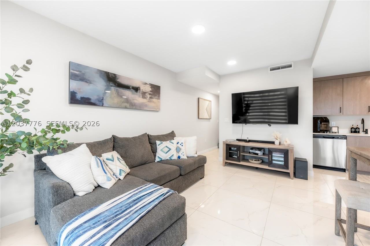 25657 Sw 144th Ave #25657 - Photo 4 of 28