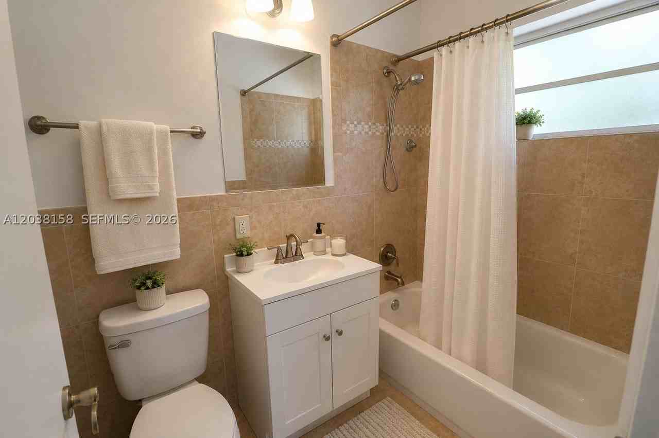 8025 Sw 62nd Pl #0 - Photo 3 of 16