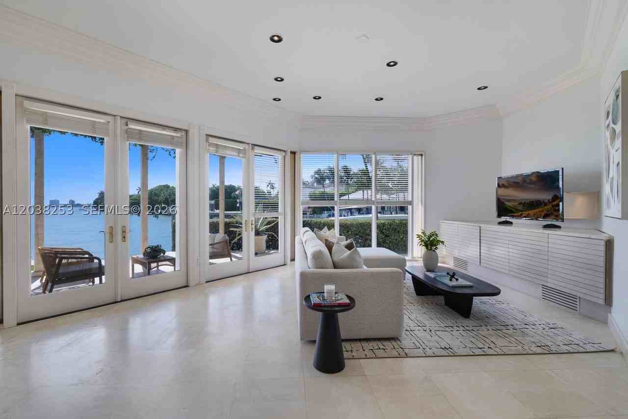 6500 N Bay Rd - Photo 6 of 41