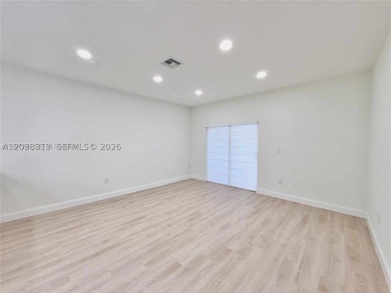 4412 Woodland Cir #4412 - Photo 5 of 23