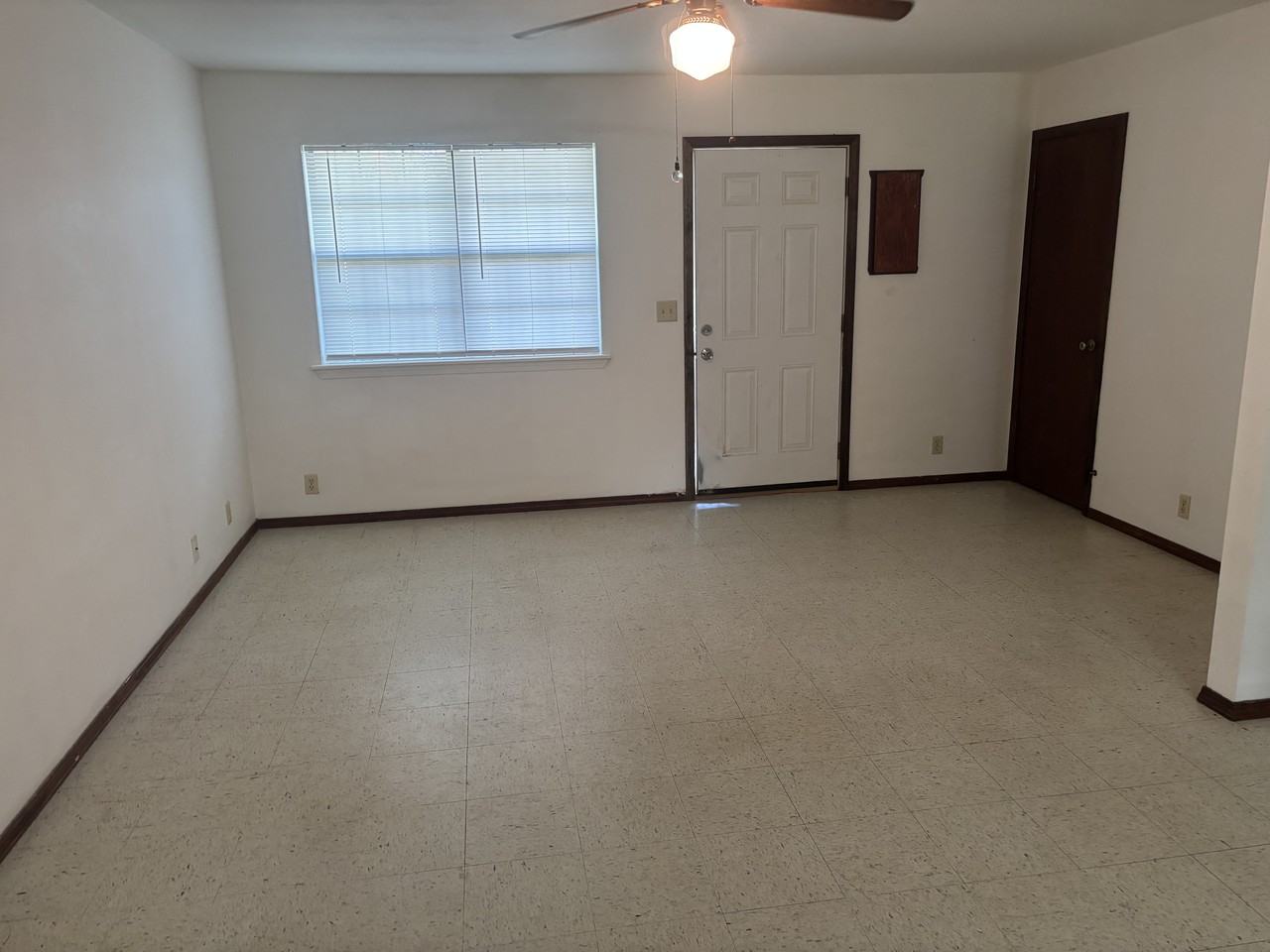 96 Roberts St #8 - Photo 3 of 20
