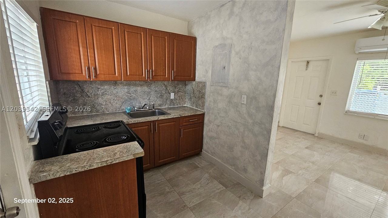 1830 Monroe St #1834 - Photo 3 of 11