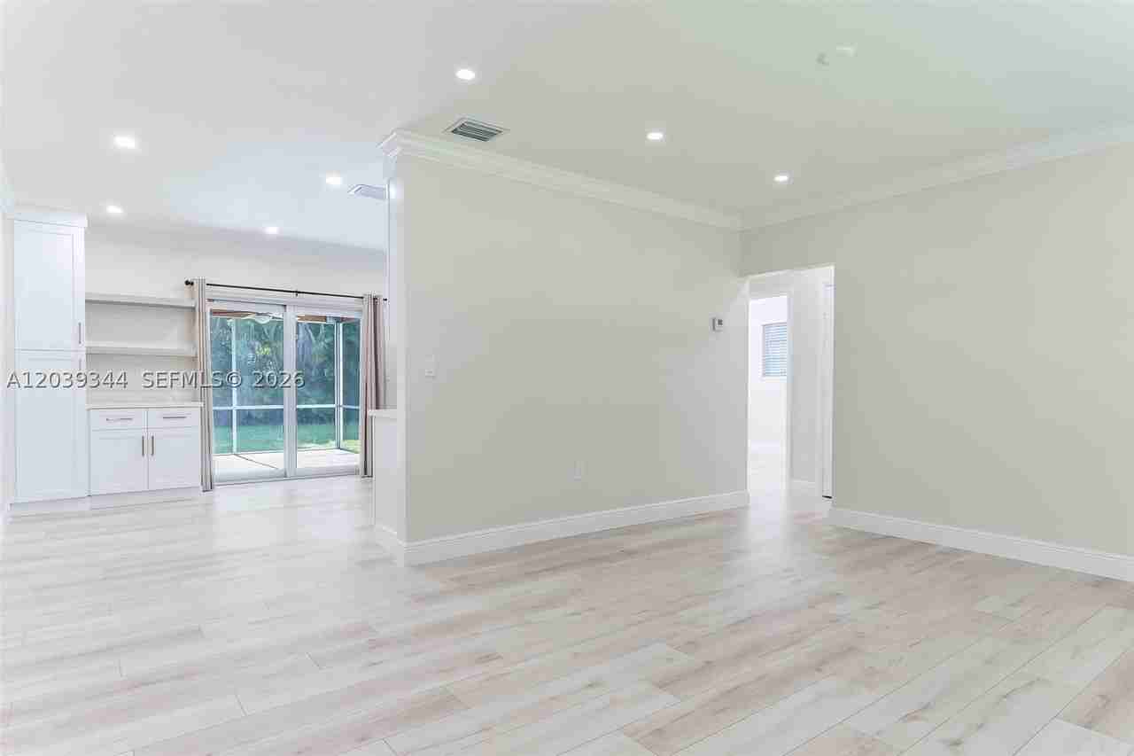 11527 Sw 81st Rd #11527 - Photo 3 of 20