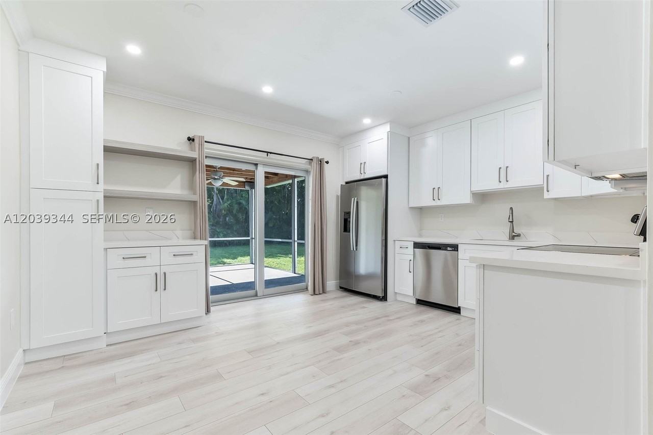 11527 Sw 81st Rd #11527 - Photo 5 of 20