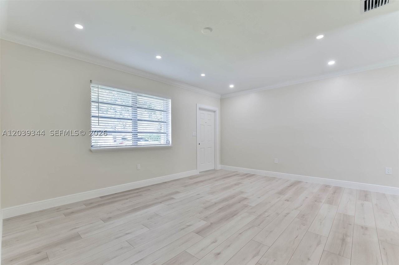 11527 Sw 81st Rd #11527 - Photo 7 of 20